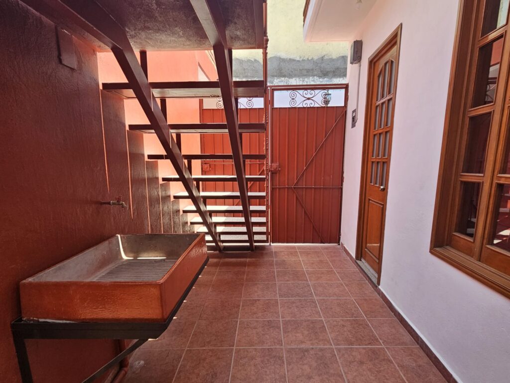 Independent entrance for rentee